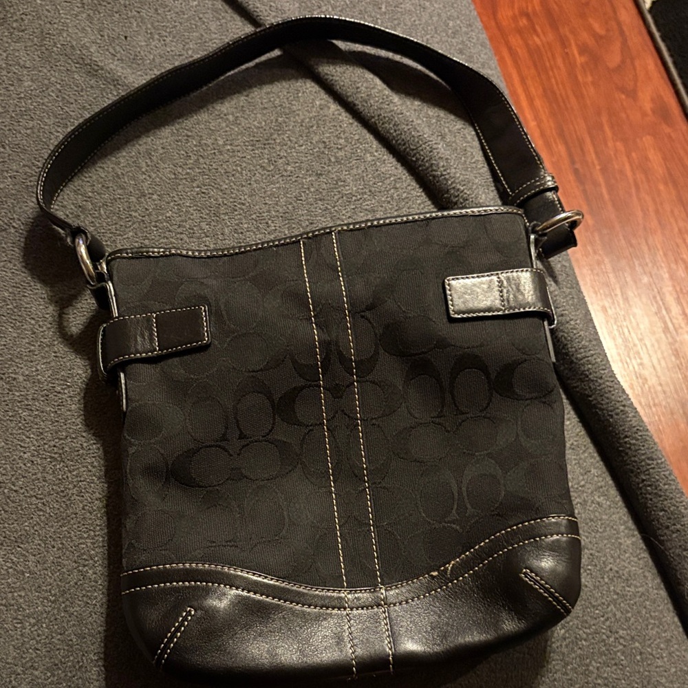 Coach Signature Black Canvas Shoulder
Handbag Purse No F05M-3577